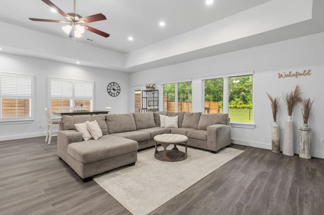 118 Wick Willow Road, Montgomery, TX 77356
