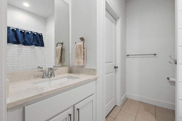 118 Wick Willow Road, Montgomery, TX 77356