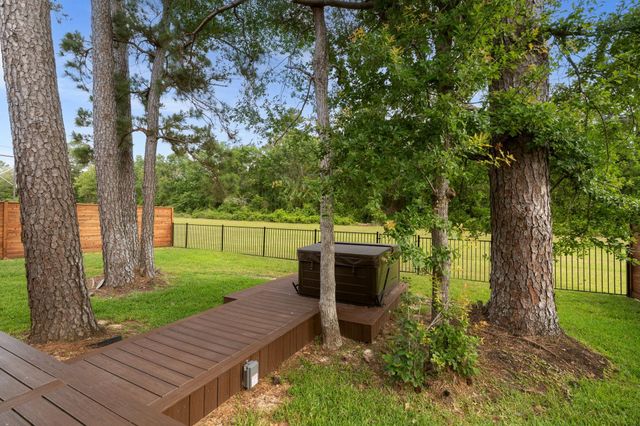 118 Wick Willow Road, Montgomery, TX 77356