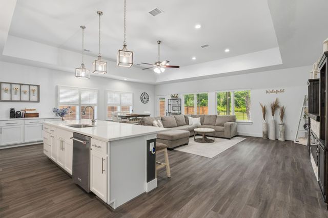 118 Wick Willow Road, Montgomery, TX 77356
