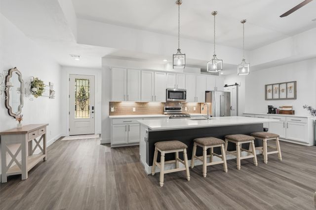 118 Wick Willow Road, Montgomery, TX 77356