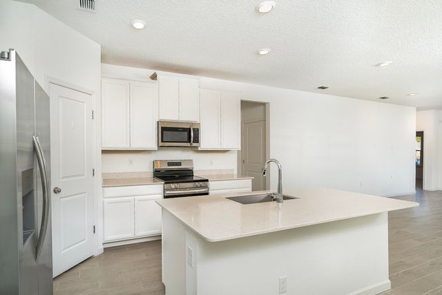 562 Lake Sinclair St, St Augustine, FL 32084