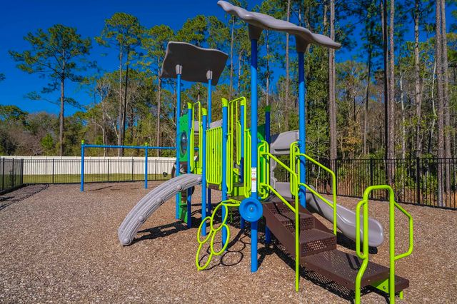 562 Lake Sinclair St, St Augustine, FL 32084