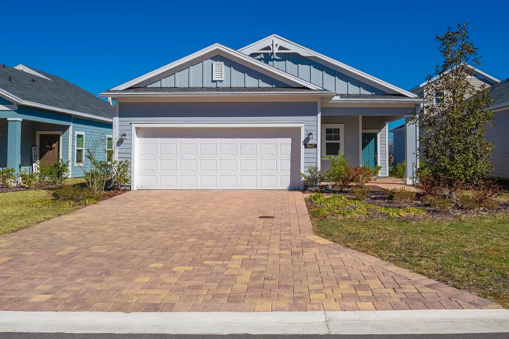 562 Lake Sinclair St, St Augustine, FL 32084