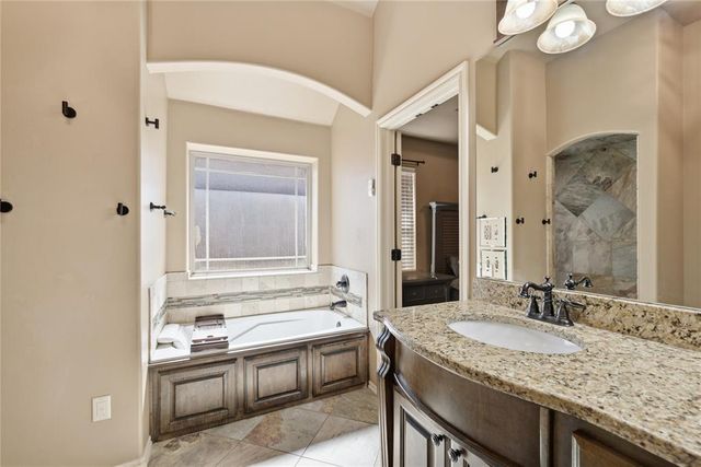 11716 SW 21st Street, Yukon, OK 73099