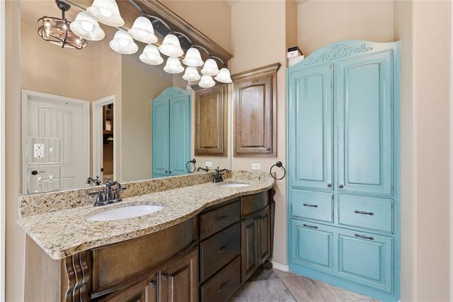 11716 SW 21st Street, Yukon, OK 73099