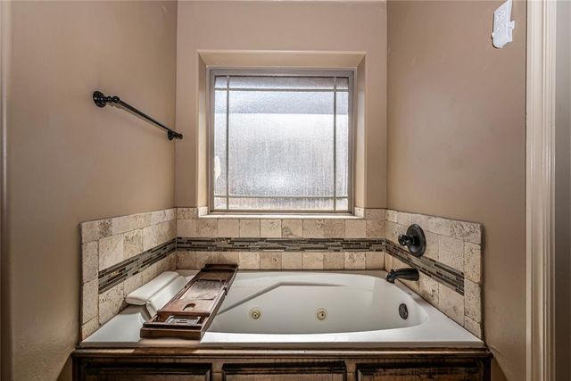 11716 SW 21st Street, Yukon, OK 73099