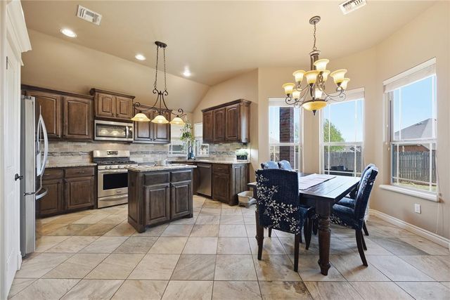 11716 SW 21st Street, Yukon, OK 73099