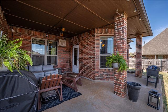 11716 SW 21st Street, Yukon, OK 73099