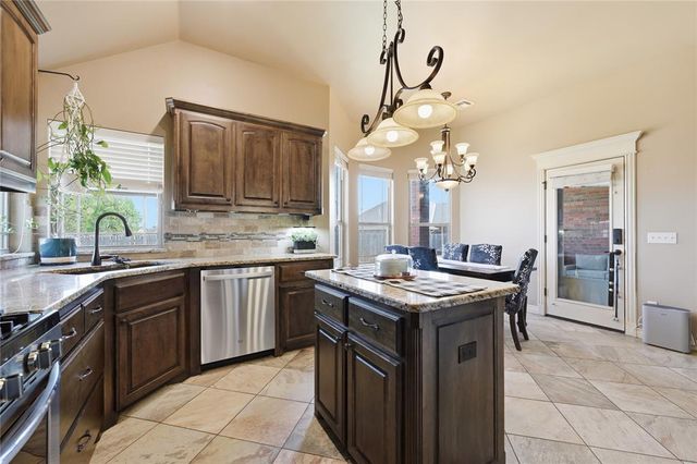 11716 SW 21st Street, Yukon, OK 73099