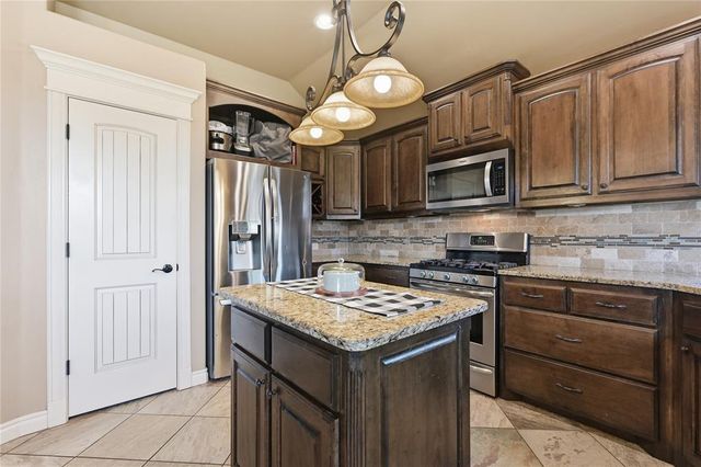 11716 SW 21st Street, Yukon, OK 73099