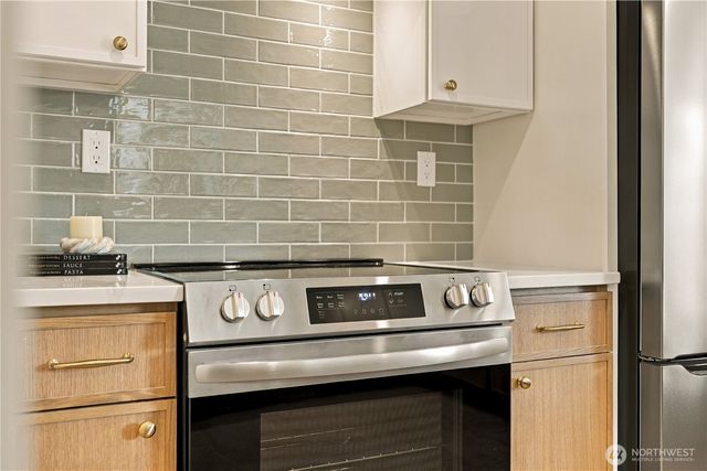 8055 Corliss Avenue N, Seattle, WA 98103