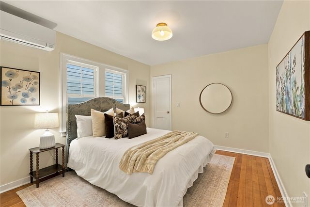 8055 Corliss Avenue N, Seattle, WA 98103