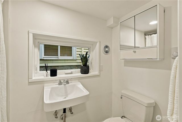 8055 Corliss Avenue N, Seattle, WA 98103