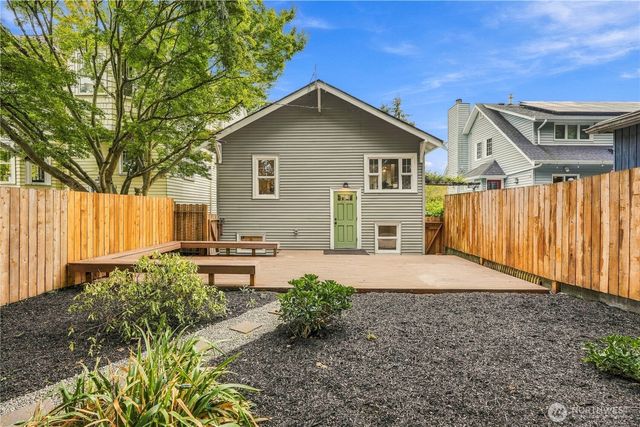 8055 Corliss Avenue N, Seattle, WA 98103