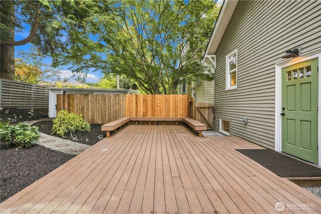 8055 Corliss Avenue N, Seattle, WA 98103