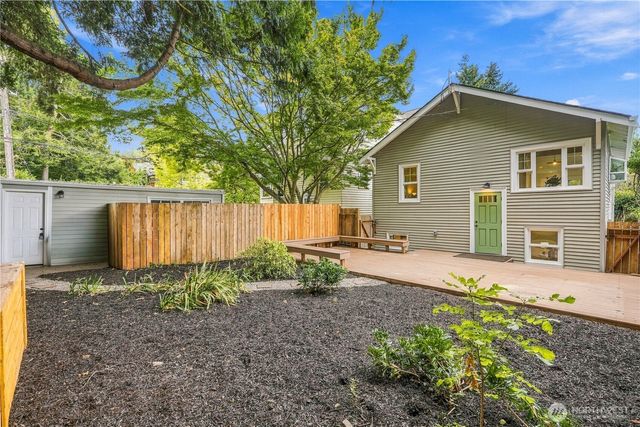 8055 Corliss Avenue N, Seattle, WA 98103