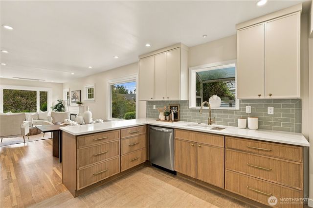 8055 Corliss Avenue N, Seattle, WA 98103