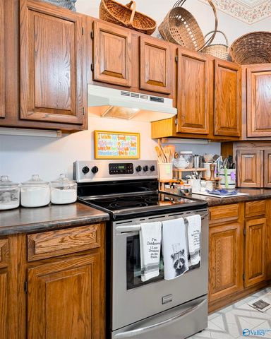 805 Barkley Street, Hartselle, AL 35640