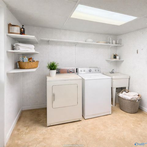 805 Barkley Street, Hartselle, AL 35640