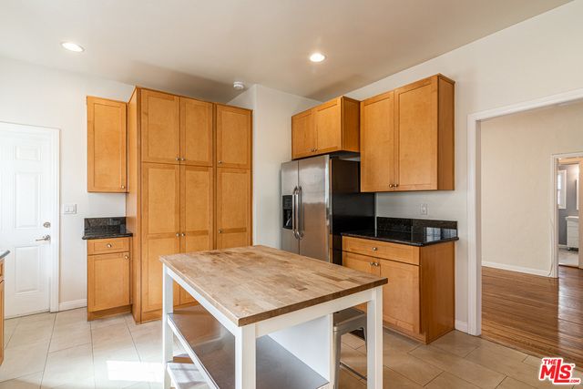 8446 W 4TH Street, Los Angeles, CA 90048