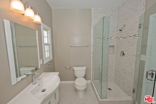 8446 W 4TH Street, Los Angeles, CA 90048