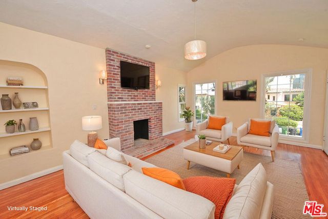 8446 W 4TH Street, Los Angeles, CA 90048