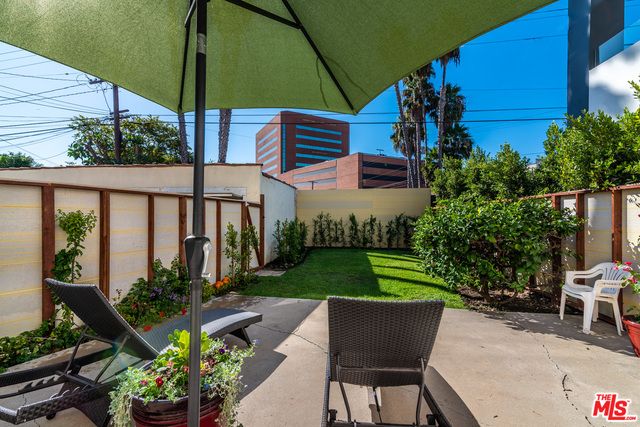 8446 W 4TH Street, Los Angeles, CA 90048