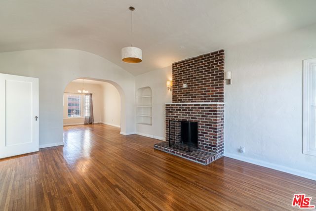 8446 W 4TH Street, Los Angeles, CA 90048