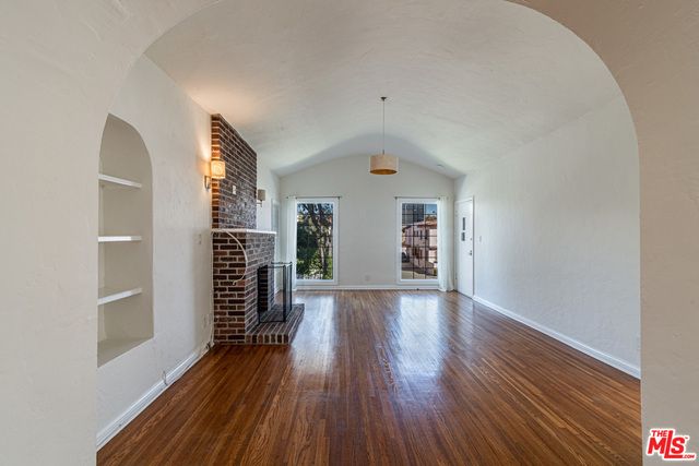 8446 W 4TH Street, Los Angeles, CA 90048