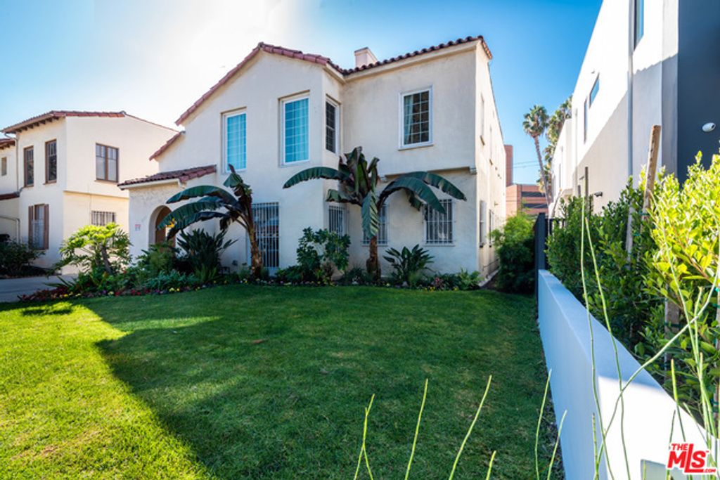 8446 W 4TH Street, Los Angeles, CA 90048