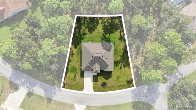 12 Pagoda Drive, Homosassa, FL 34446