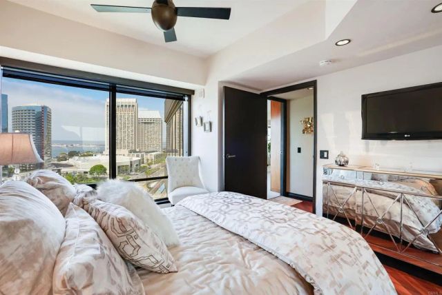 200 Harbor Drive 1502, San Diego, CA 92101