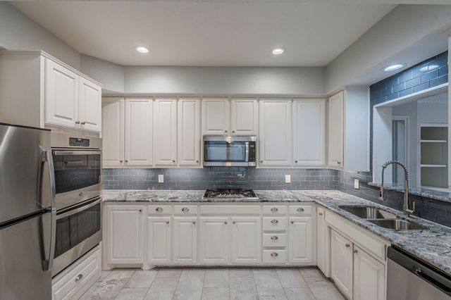 2817 Woodland Hills Drive, Grapevine, TX 76051
