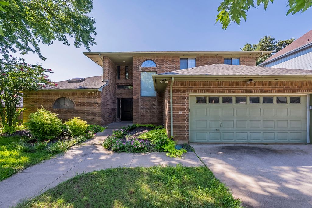 2817 Woodland Hills Drive, Grapevine, TX 76051