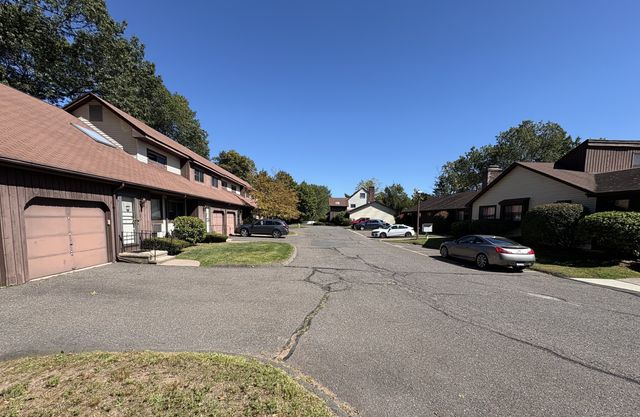 649 Middle Turnpike East E, Manchester, CT 06040