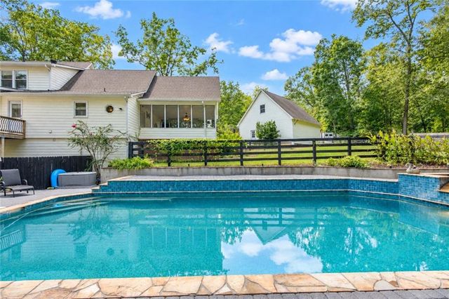 297 Henderson Lake Drive, Canton, GA 30115