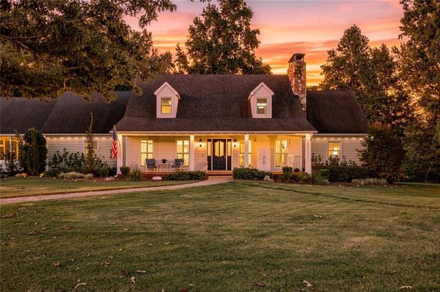 297 Henderson Lake Drive, Canton, GA 30115