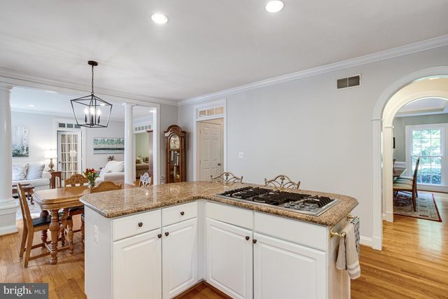 11901 CHAPEL RD, Clifton, VA 20124