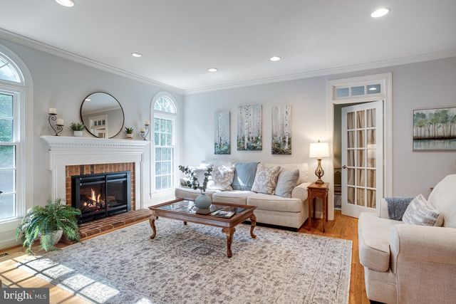 11901 CHAPEL RD, Clifton, VA 20124