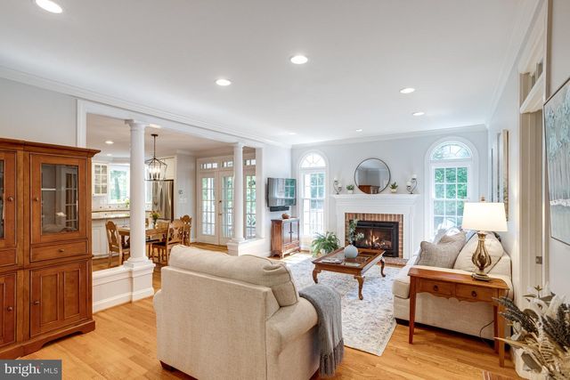 11901 CHAPEL RD, Clifton, VA 20124