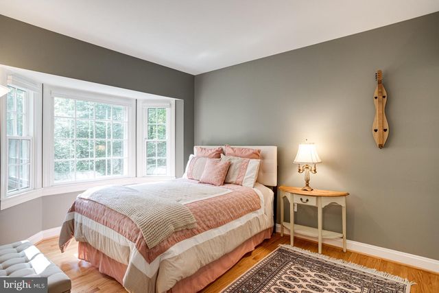 11901 CHAPEL RD, Clifton, VA 20124