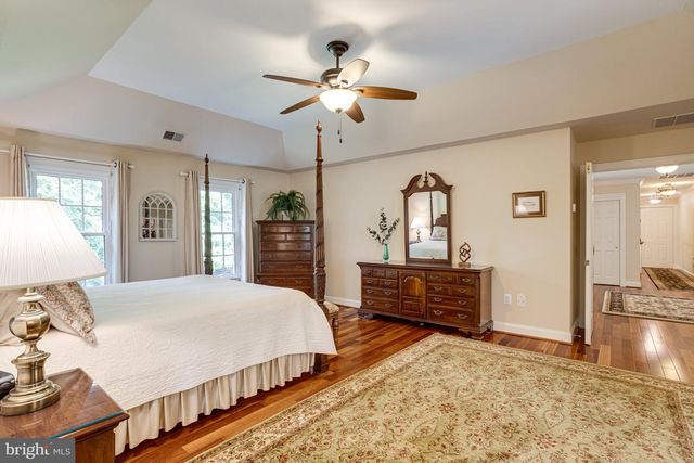 11901 CHAPEL RD, Clifton, VA 20124