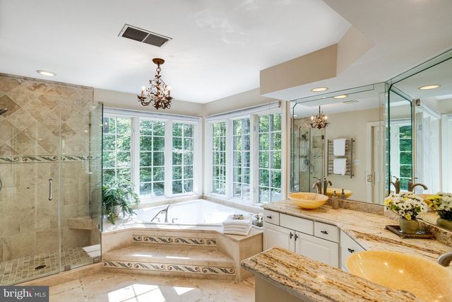 11901 CHAPEL RD, Clifton, VA 20124