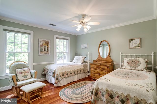 11901 CHAPEL RD, Clifton, VA 20124