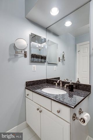 11901 CHAPEL RD, Clifton, VA 20124