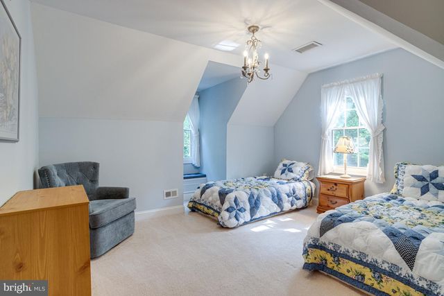 11901 CHAPEL RD, Clifton, VA 20124