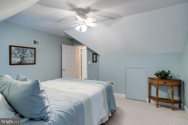 11901 CHAPEL RD, Clifton, VA 20124