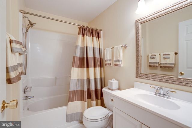 11901 CHAPEL RD, Clifton, VA 20124