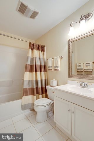 11901 CHAPEL RD, Clifton, VA 20124